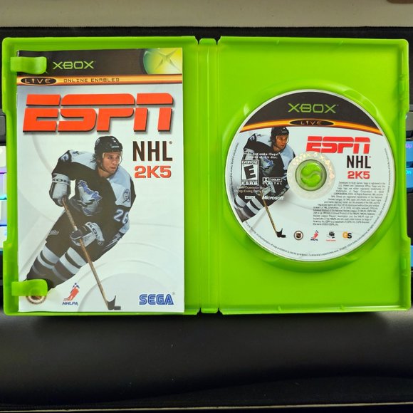 X-Box NHL 2K5, used, like new, perfect condition - Picture 2 of 3